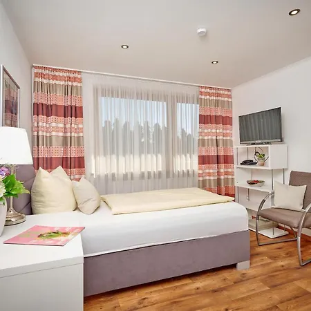 Hotel Zum Goldenen Anker Mit Hallenbad Windorf (Passau)