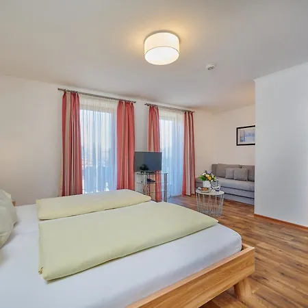 Restaurant Zum Goldenen Anker Mit Hallenbad & Wellnessbereich Otel Windorf (Passau)